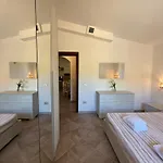 Stazzo Istana Jacuzzi Barbecue E Mare A Piedi 度假居