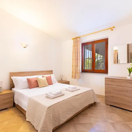 Prázdninový dům Stazzo Istana Jacuzzi Barbecue E Mare A Piedi