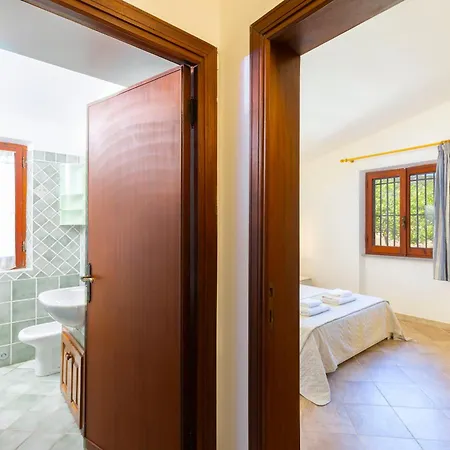 Prázdninový dům Stazzo Istana Jacuzzi Barbecue E Mare A Piedi Porto Istana