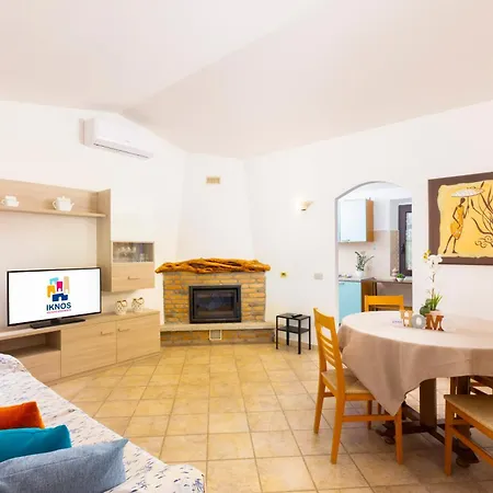 Stazzo Istana Jacuzzi Barbecue E Mare A Piedi * Porto Istana