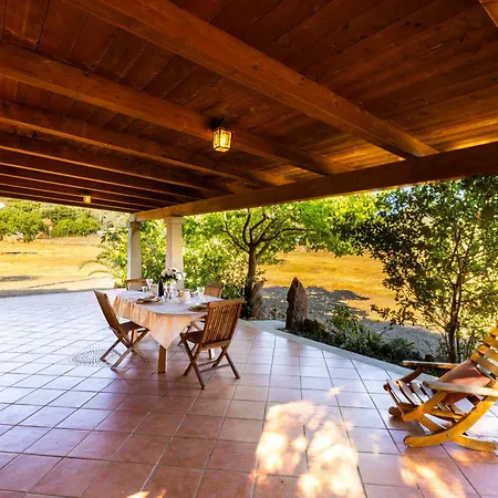 Holiday home Stazzo Istana Jacuzzi Barbecue E Mare A Piedi Porto Istana