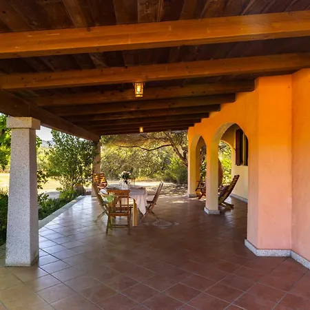 Holiday home Stazzo Istana Jacuzzi Barbecue E Mare A Piedi Porto Istana
