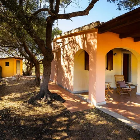 Holiday home Stazzo Istana Jacuzzi Barbecue E Mare A Piedi Porto Istana