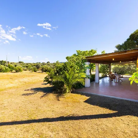 Stazzo Istana Jacuzzi Barbecue E Mare A Piedi Holiday home